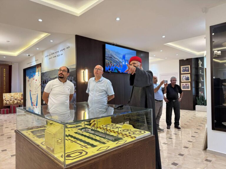 b96c67de-c3aa-4888-ae41-d667f5621965